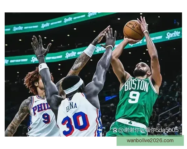 埃奇库姆伤愈复出砍下22分13篮板 76人连续两季横扫爵士 贝利贡献25分